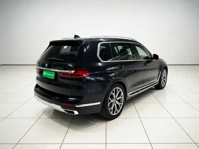 BMW X7 — Фото автомобиля 4