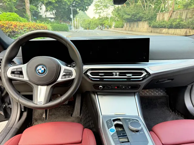 BMW i4 — Фото автомобиля 7