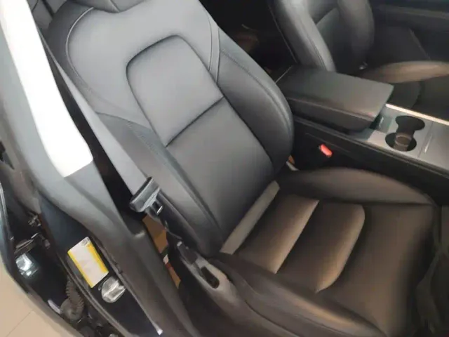 Tesla Model Y — Фото автомобиля 24