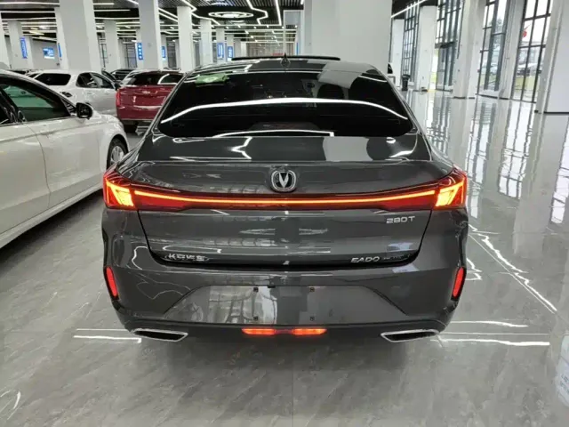 Changan Eado — Фото автомобиля 4