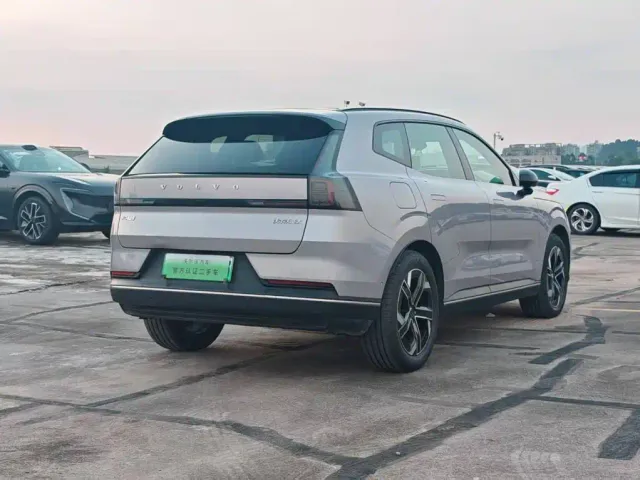 Volvo XC70 Plug-in Hybrid — Фото автомобиля 8