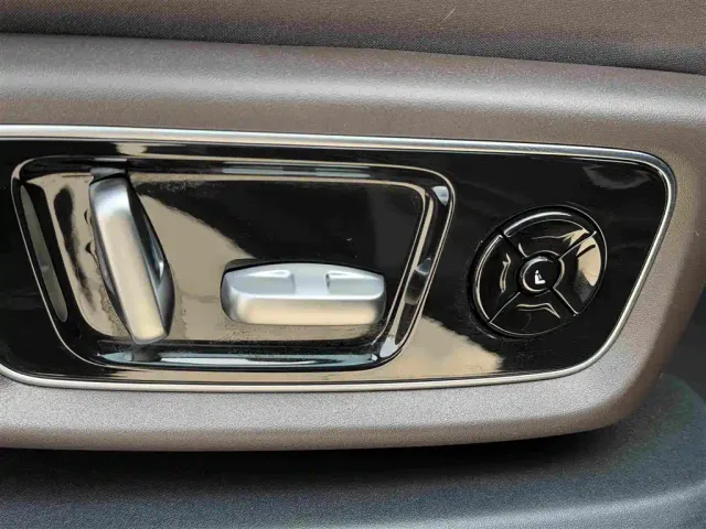 Li Auto L9 — Фото автомобиля 18