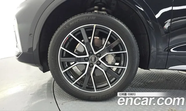 Audi Q5 FY — Фото автомобиля 5