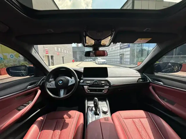 BMW 5 Series — Фото автомобиля 5