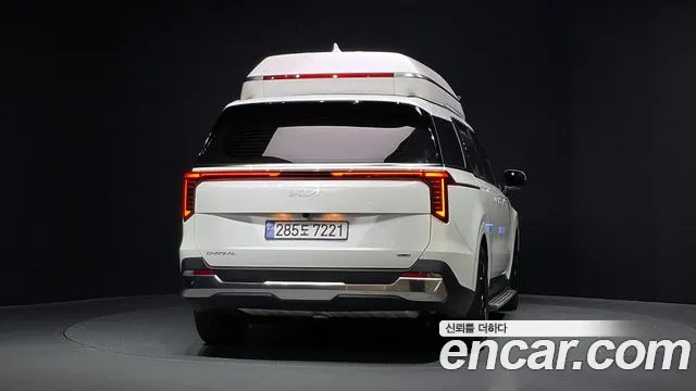 Kia Carnival Generation 4 — Фото автомобиля 4