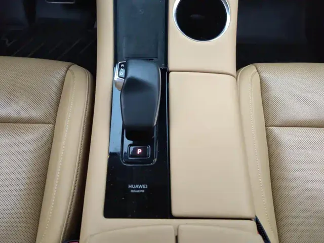Aito M5 — Фото автомобиля 16