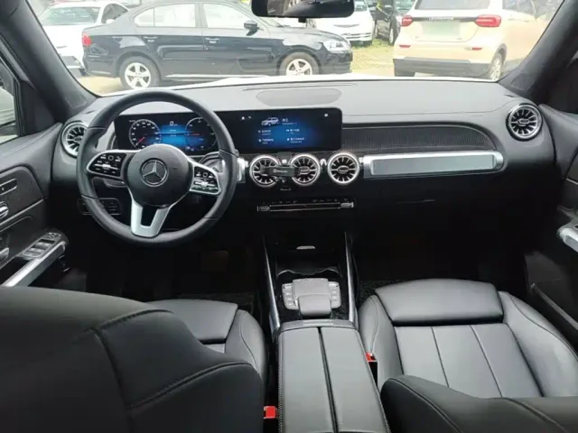 Mercedes-Benz EQB — Фото автомобиля 2
