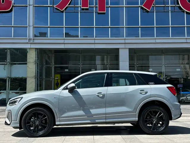 Audi Q2L — Фото автомобиля 4