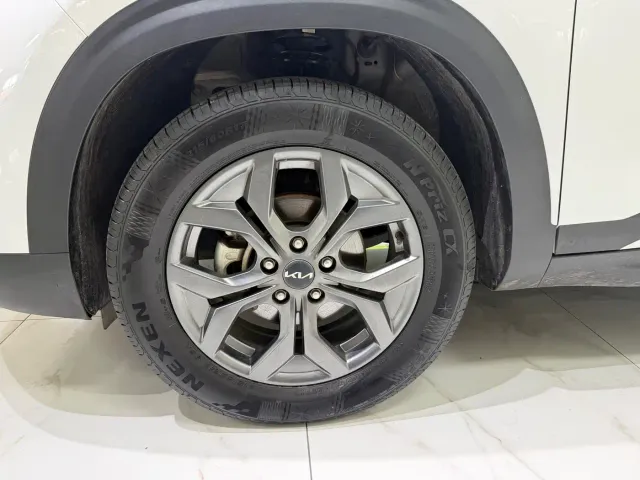 Kia Seltos — Фото автомобиля 10