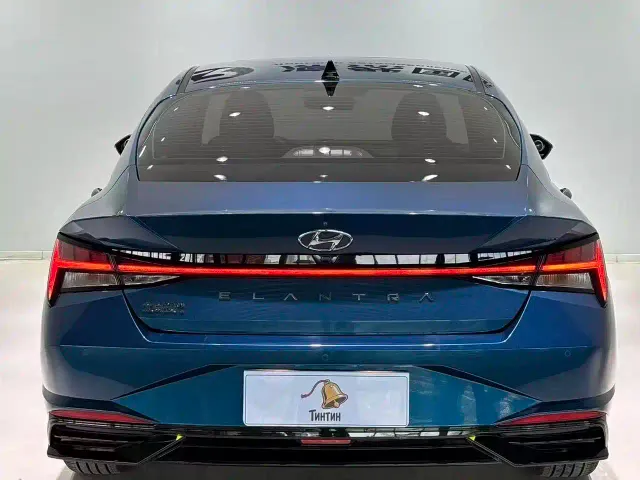 Hyundai Elantra — Фото автомобиля 5