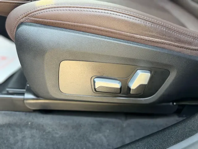 BMW iX3 — Фото автомобиля 8