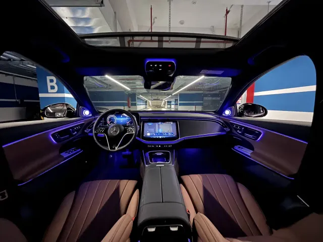 Mercedes-Benz E-Class — Фото автомобиля 16