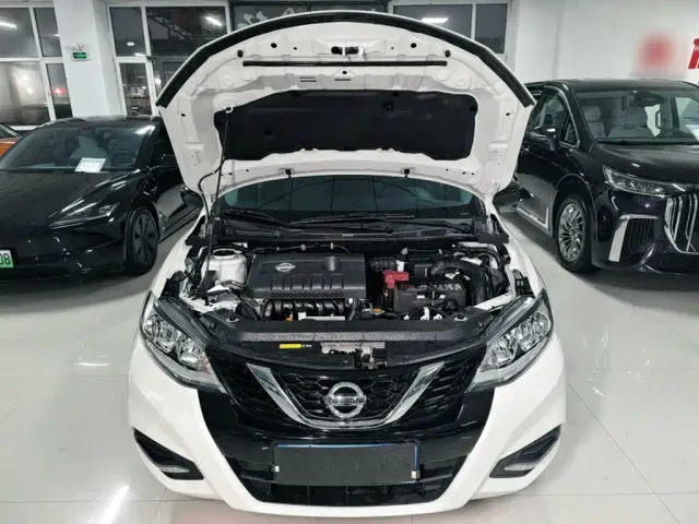 Nissan Tiida — Фото автомобиля 10