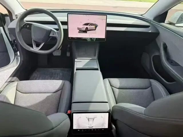 Tesla Model 3 — Фото автомобиля 5