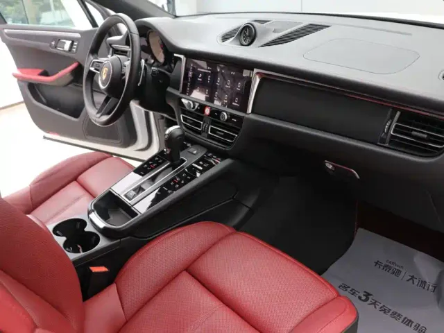 Porsche Macan — Фото автомобиля 24