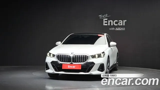 BMW 5-Series 5 серия (G60) 530i xDrive M Sport — Фото автомобиля 3
