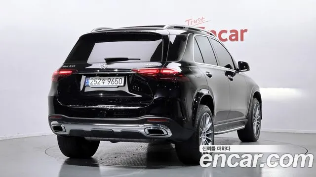 Mercedes-Benz GLE-Class — Фото автомобиля 2