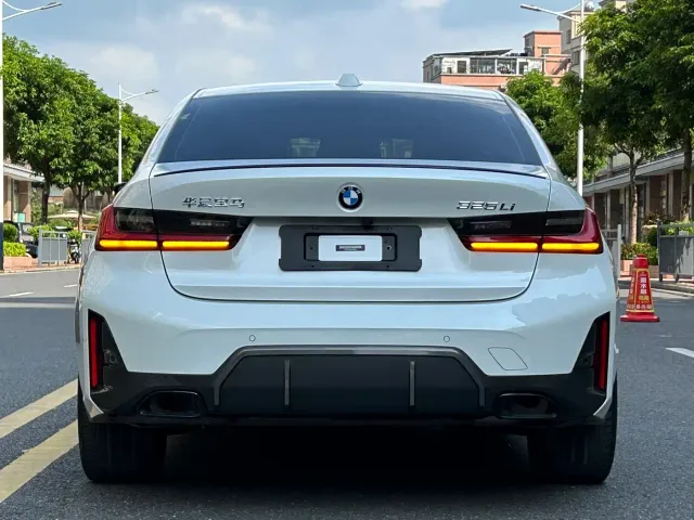 BMW 3 Series — Фото автомобиля 5