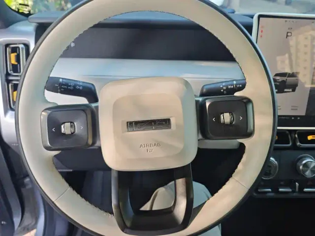 iCAR V23 — Фото автомобиля 15