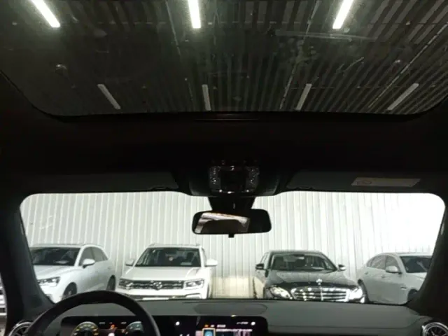 Mercedes-Benz GLB-Class — Фото автомобиля 13