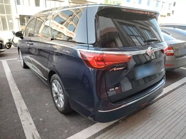 Buick GL8 — Фото автомобиля 4