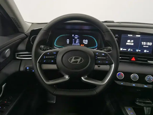 Hyundai Elantra — Фото автомобиля 11
