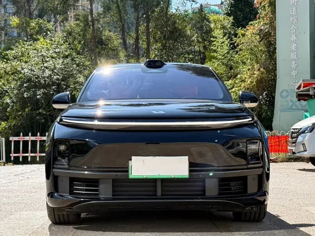 Li Auto L7 — Фото автомобиля 2