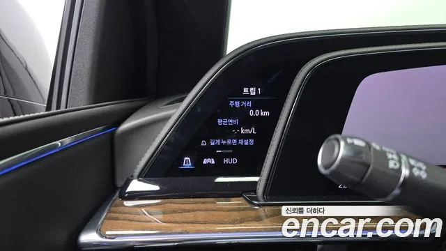 Cadillac Escalade 5th Gen — Фото автомобиля 24