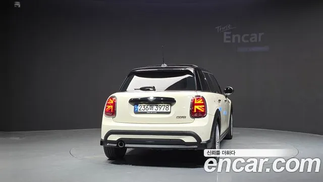 MINI Cooper — Фото автомобиля 4