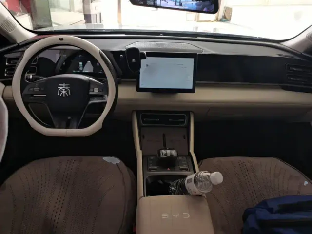 BYD Qin L — Фото автомобиля 9