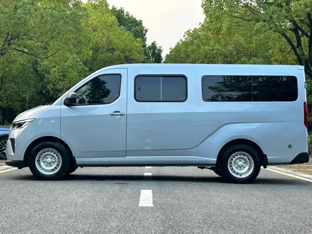 Wuling Yangguang — Фото автомобиля 14
