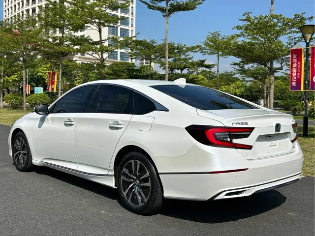 Honda Accord — Фото автомобиля 7