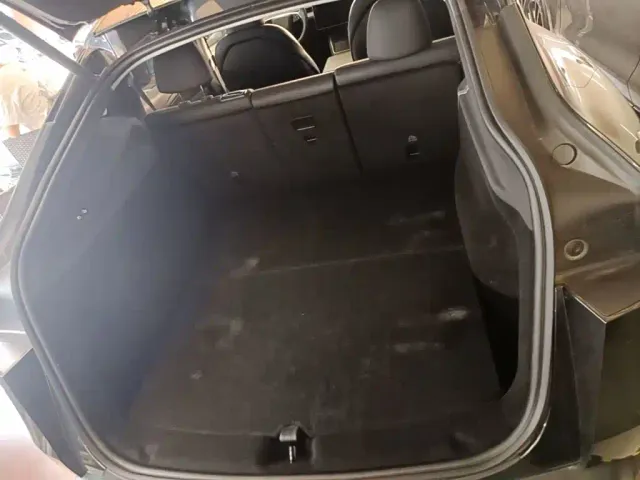 Tesla Model Y — Фото автомобиля 18
