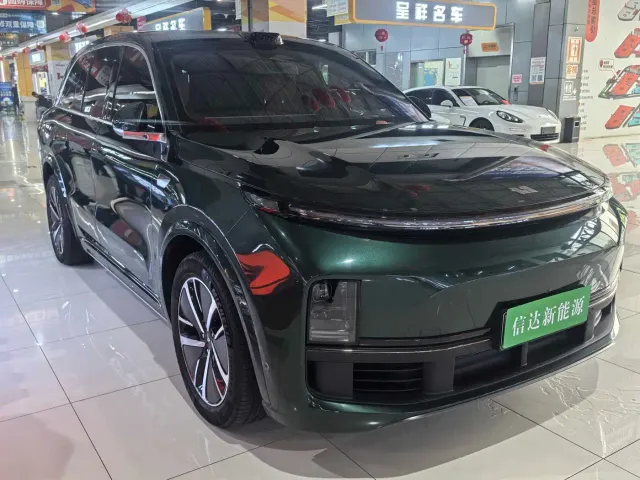 Li Auto L8 — Фото автомобиля 3