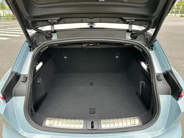 Nio ET5 Touring — Фото автомобиля 27