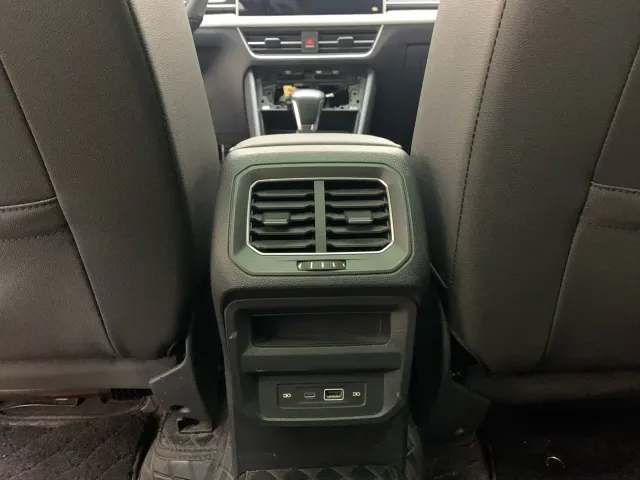Volkswagen Tiguan L — Фото автомобиля 12