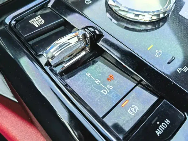 BMW 5 Series — Фото автомобиля 12