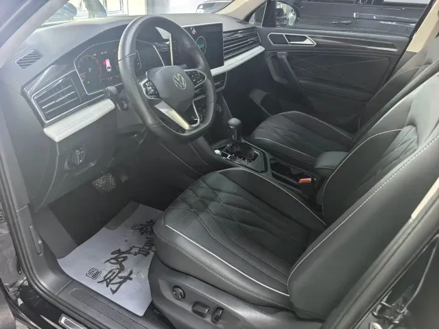 Volkswagen Tiguan L — Фото автомобиля 7