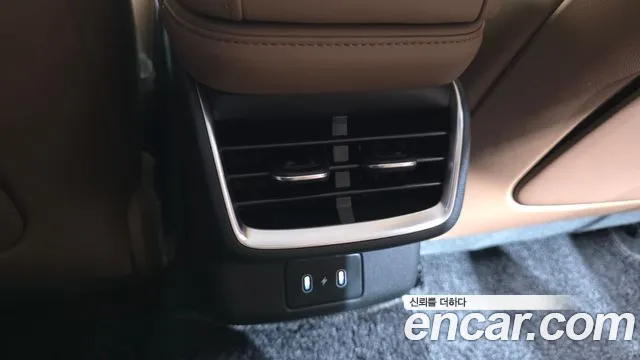 Hyundai Grandeur Grandeur (GN7) 2.5 Бензин 2WD — Фото автомобиля 27