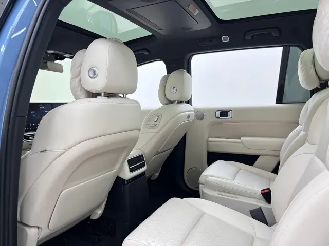 Li Auto L9 — Фото автомобиля 15