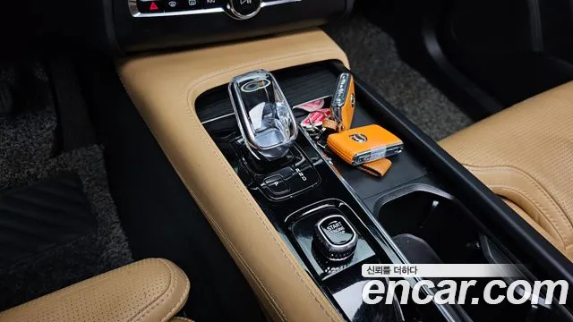 Volvo XC90 — Фото автомобиля 12