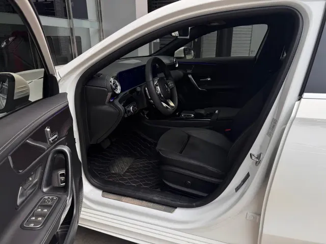 Mercedes-Benz A-Class — Фото автомобиля 11