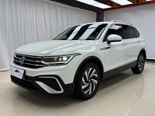 Volkswagen Tiguan L — Фото автомобиля 3