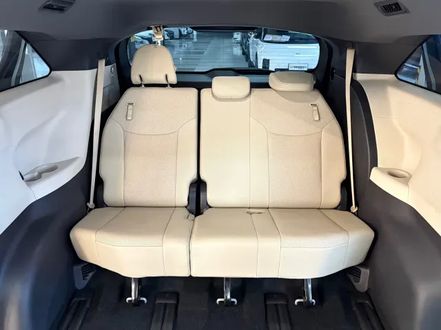 Toyota Sienna — Фото автомобиля 12