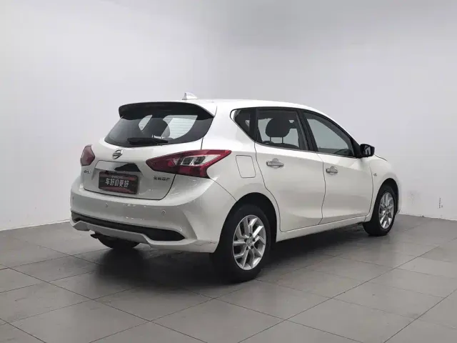 Nissan Tiida — Фото автомобиля 2