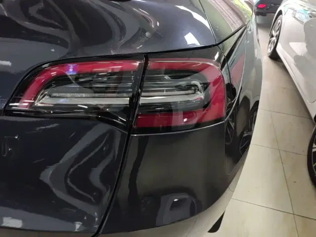 Tesla Model Y — Фото автомобиля 7
