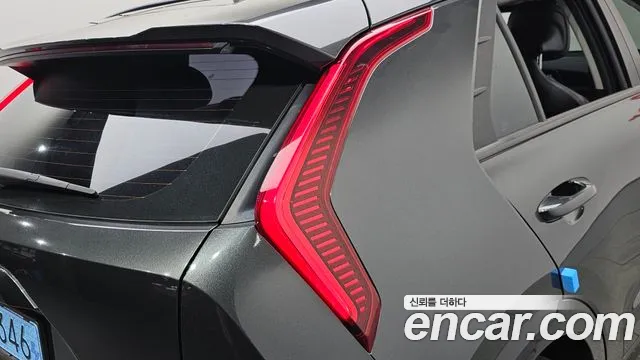 Kia Niro — Фото автомобиля 21