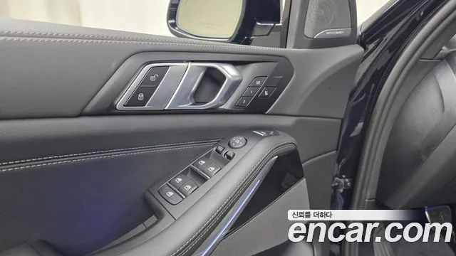 BMW X5 xDrive 40i M Sport — Фото автомобиля 25