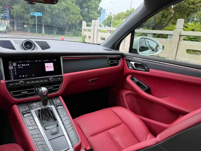 Porsche Macan — Фото автомобиля 13