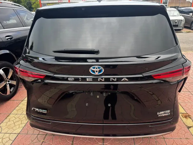 Toyota Sienna — Фото автомобиля 15